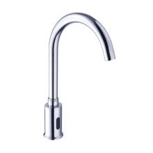 Latón grifo del sensor de lavabo de la cocina (jn22033)